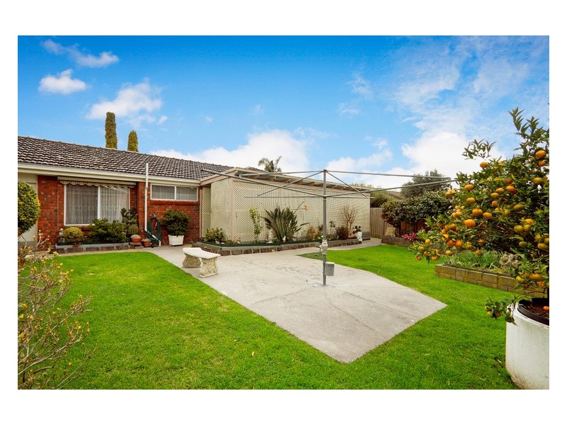 2 Walsh Retreat, Berwick VIC 3806