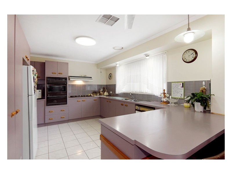 2 Walsh Retreat, Berwick VIC 3806