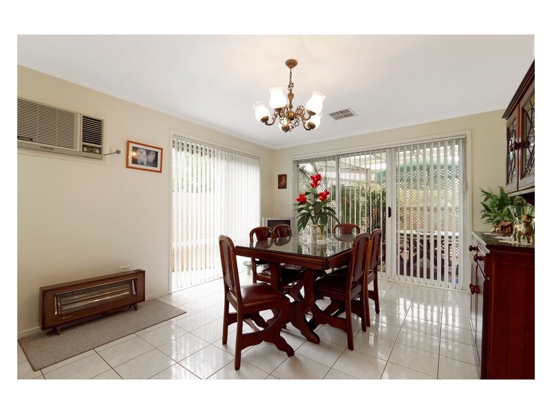 2 Walsh Retreat, Berwick VIC 3806