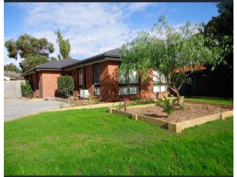 4 Bemersyde Drive, Berwick VIC 3806