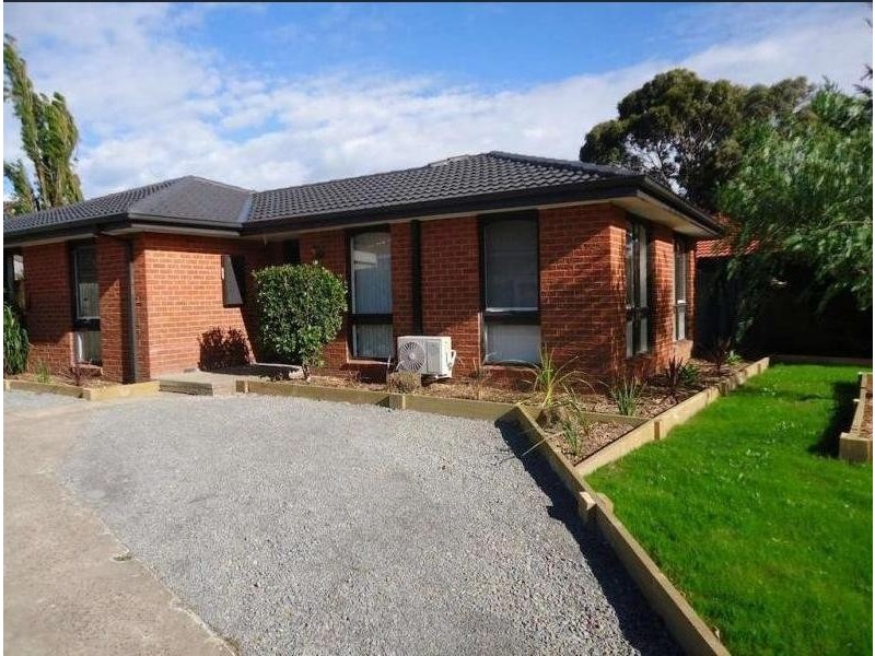 4 Bemersyde Drive, Berwick VIC 3806