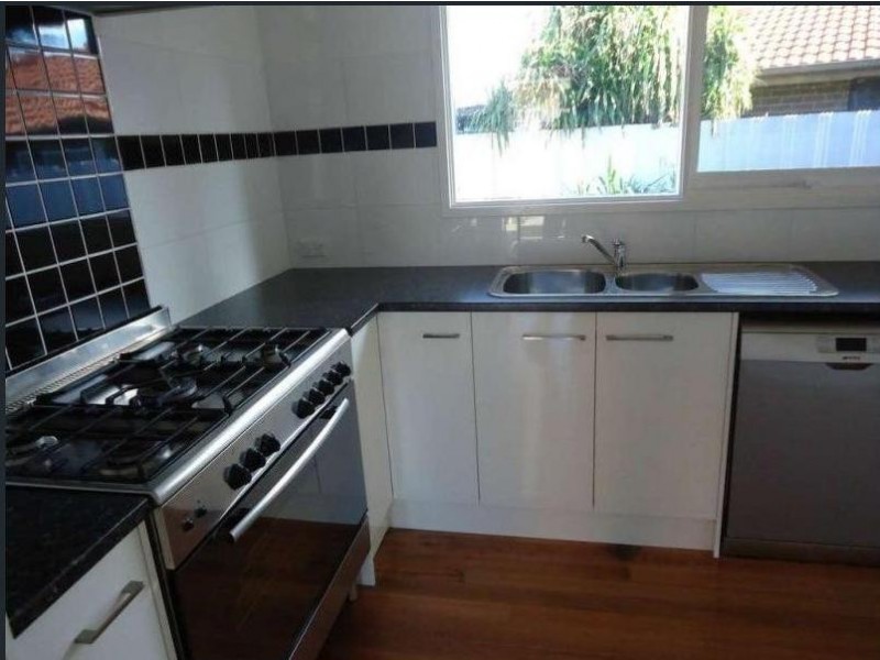 4 Bemersyde Drive, Berwick VIC 3806