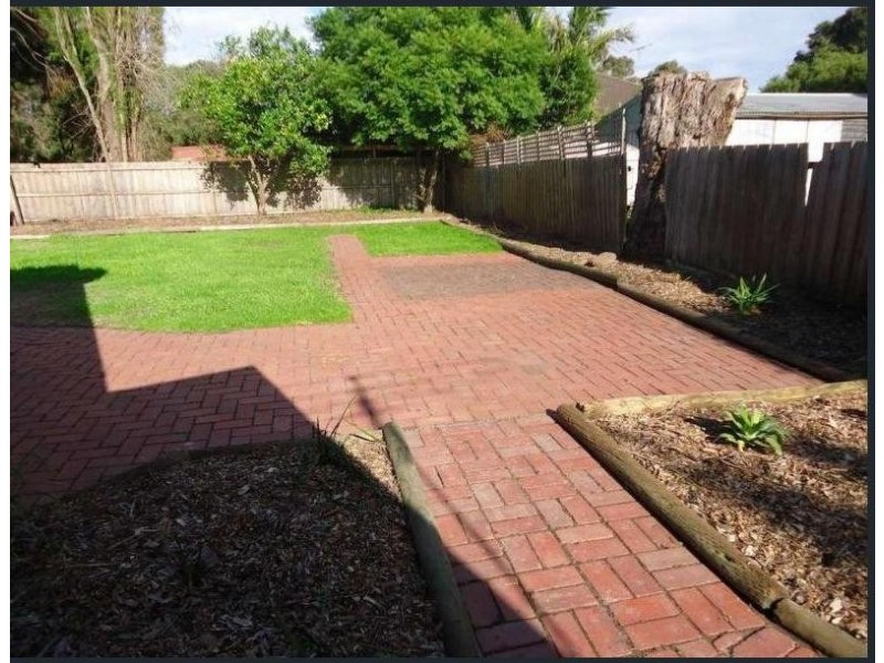 4 Bemersyde Drive, Berwick VIC 3806