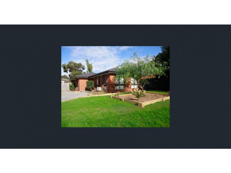 4 Bemersyde Drive, Berwick VIC 3806