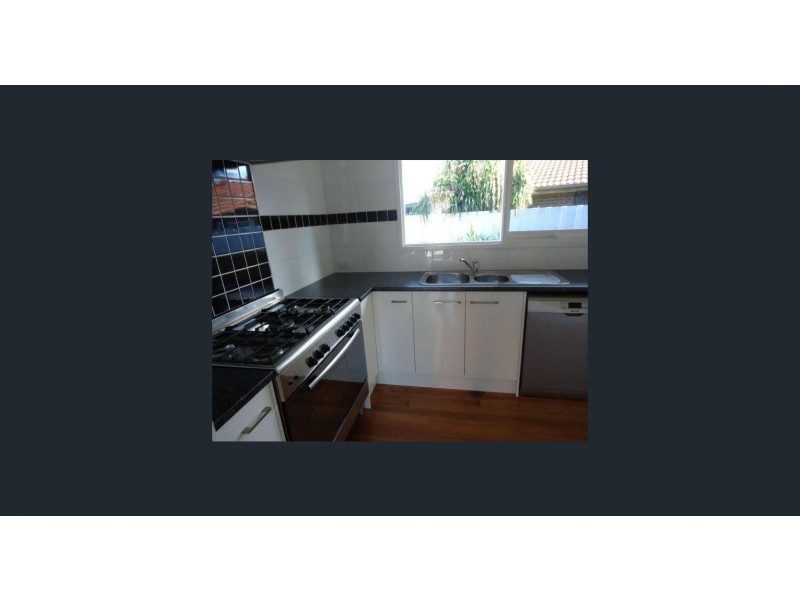 4 Bemersyde Drive, Berwick VIC 3806