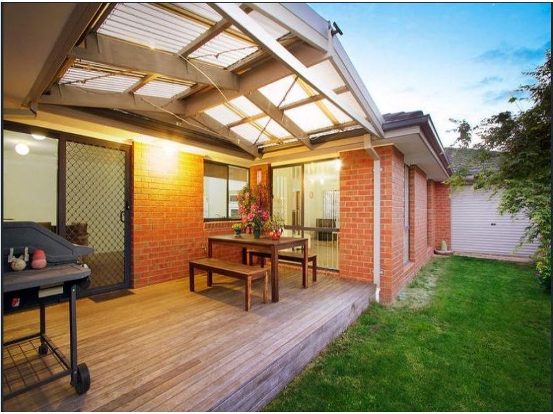 8 Wordsworth Drive, Berwick VIC 3806