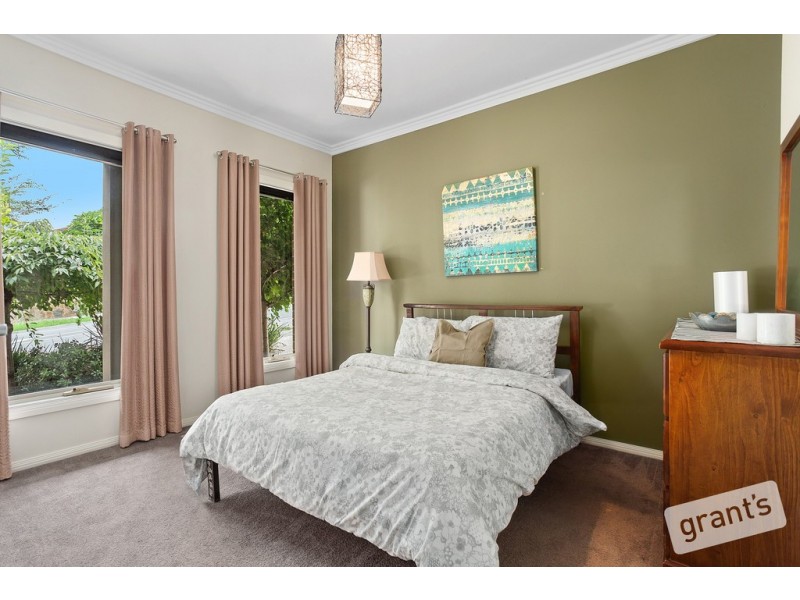 33 Viewgrand Drive, Berwick VIC 3806