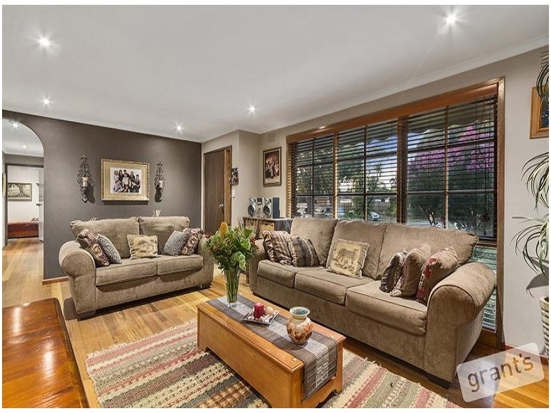 25 Ambleside Crescent, Berwick VIC 3806