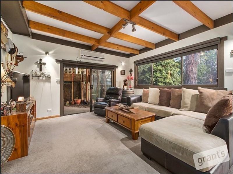 25 Ambleside Crescent, Berwick VIC 3806