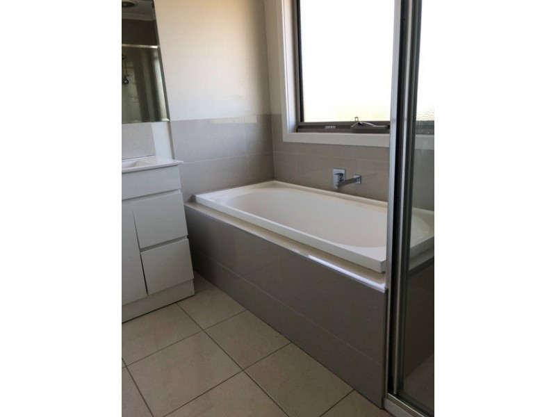 4 Aiden Rise, Narre Warren VIC 3805