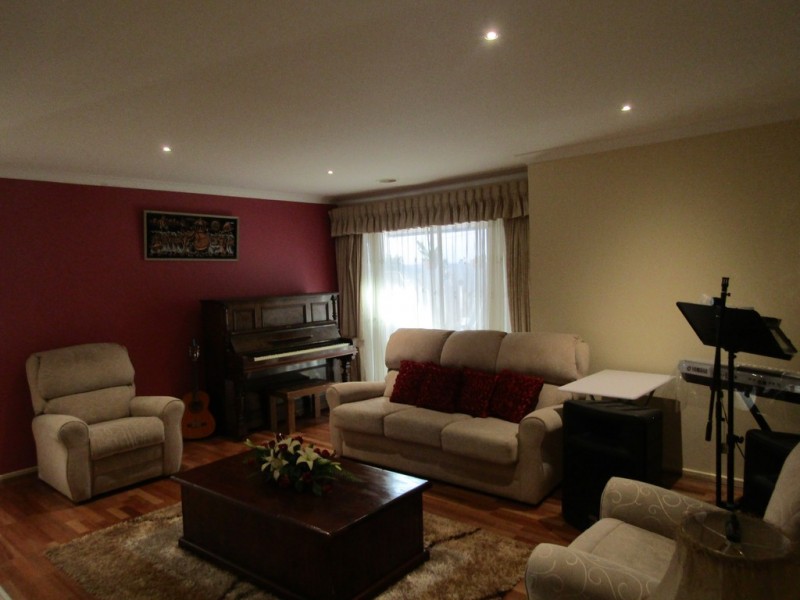 9 Colendy Close, Lyndhurst VIC 3975