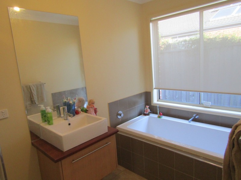 9 Colendy Close, Lyndhurst VIC 3975