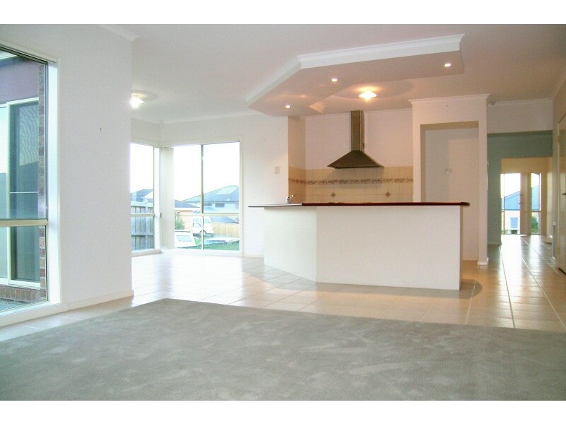 12 Bishop Place, Berwick VIC 3806