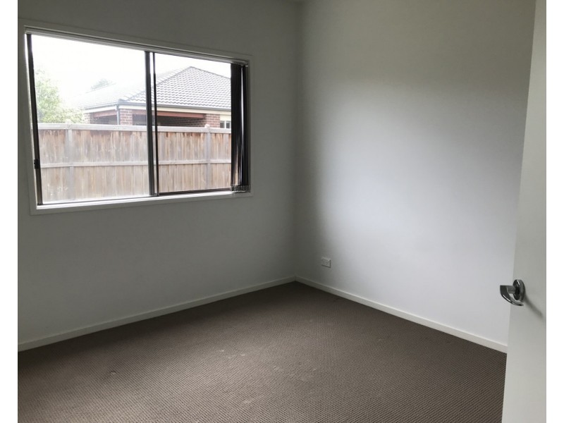 62 Brocker Street, Clyde North VIC 3978