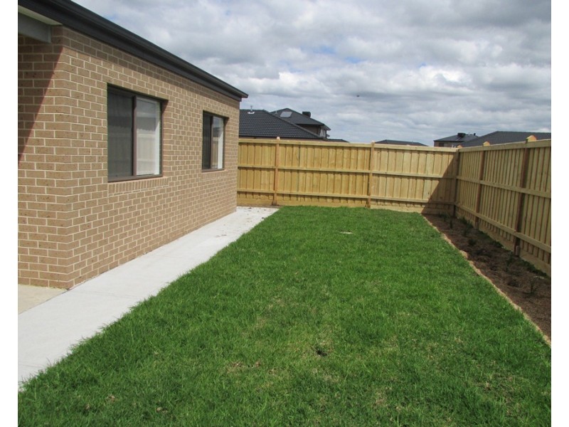 62 Brocker Street, Clyde North VIC 3978
