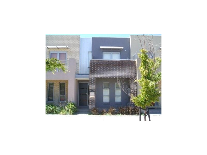 12 Stonebridge Lane, Pakenham VIC 3810