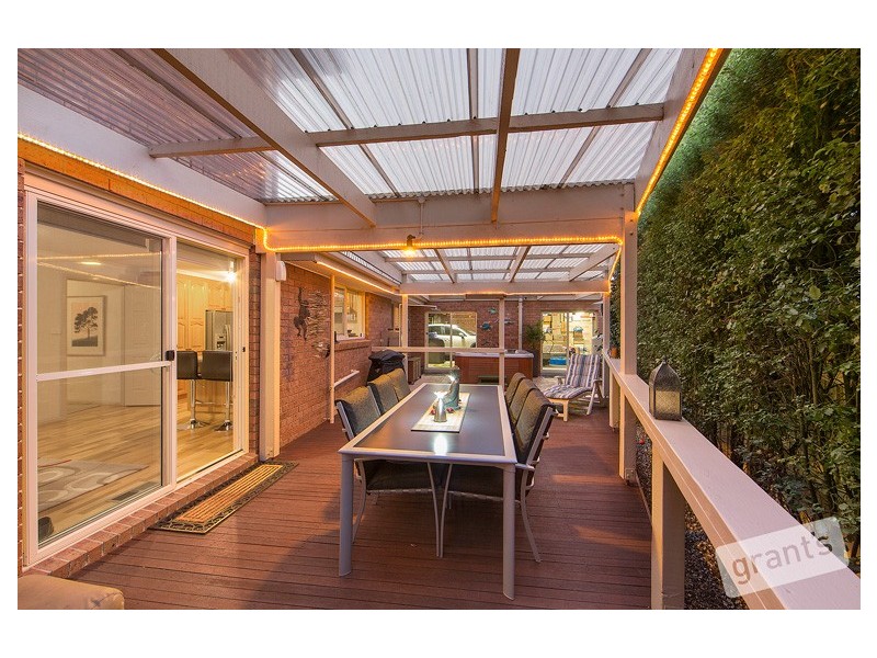 31 Bournevale Drive, Berwick VIC 3806