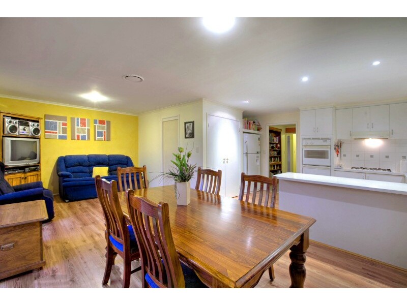 32 Albrecht Avenue, Berwick VIC 3806