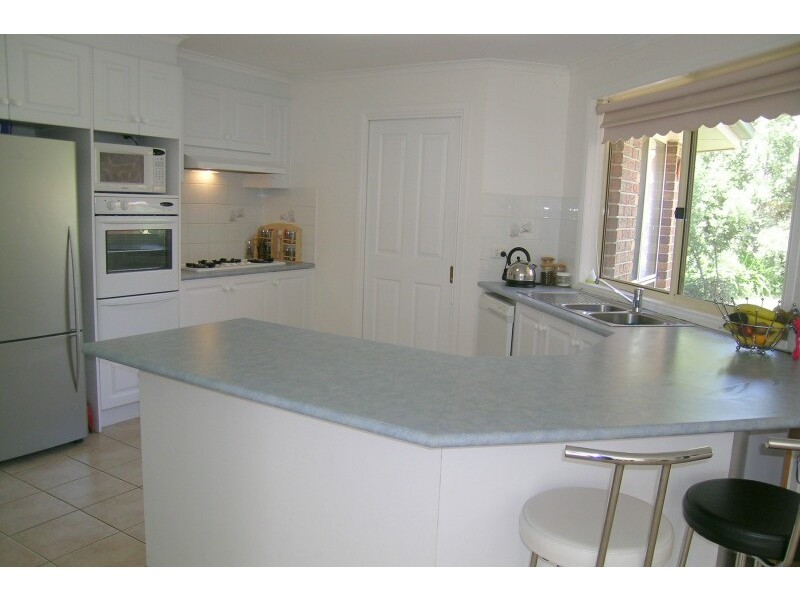 15 Grove Gardens, Berwick VIC 3806