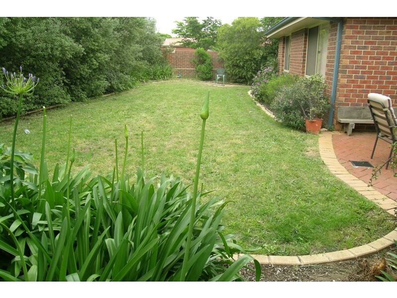 15 Grove Gardens, Berwick VIC 3806