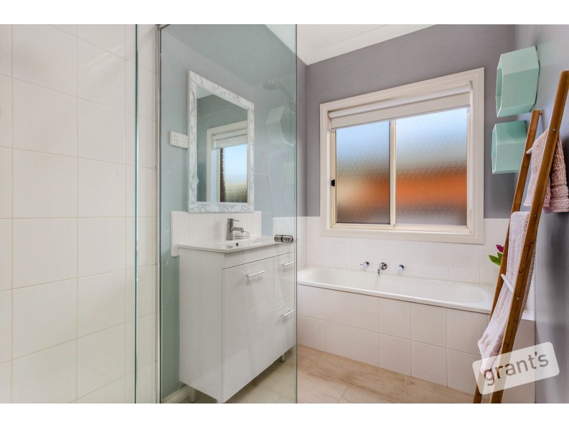 39 Leonard Avenue, Berwick VIC 3806