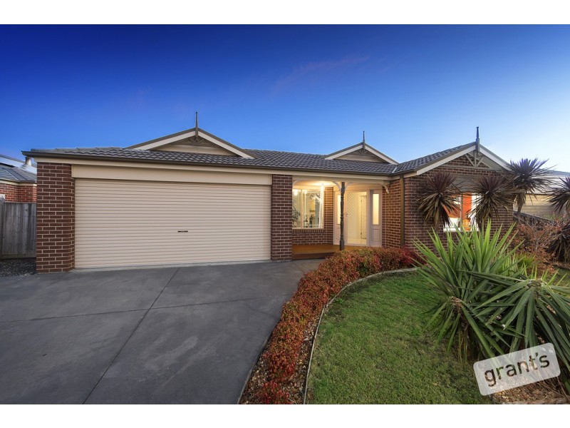 31 Wild Scotchman Way, Cranbourne East VIC 3977