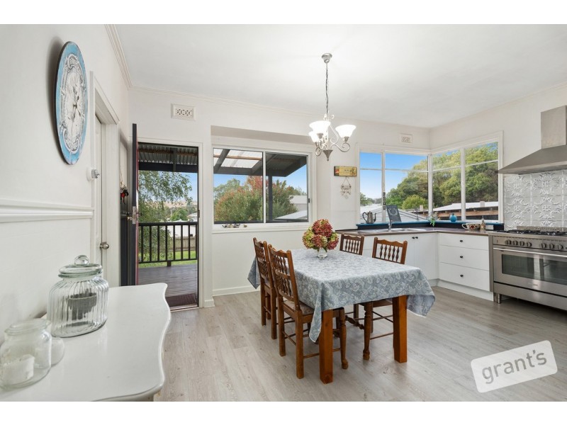 21 Victoria Road, Loch VIC 3945