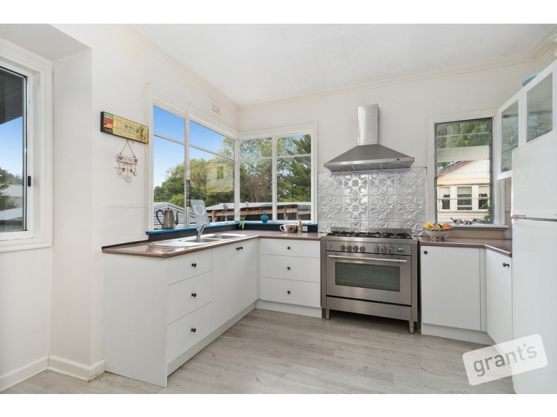 21 Victoria Road, Loch VIC 3945