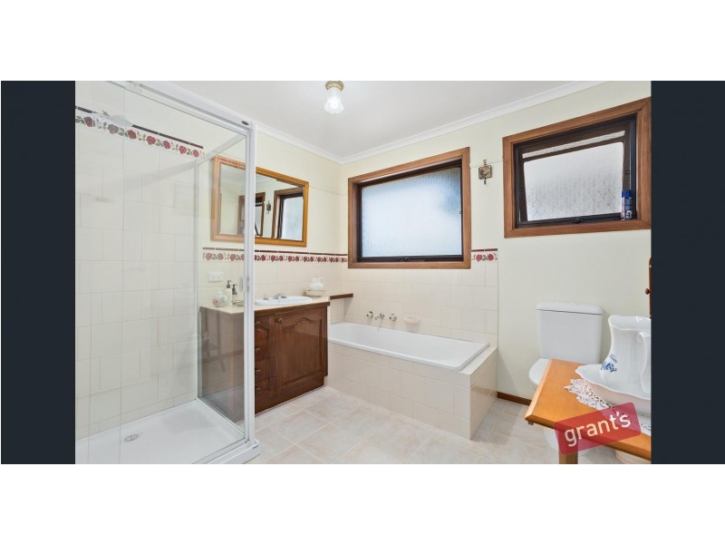 16 Oaks Court, Lysterfield South VIC 3156