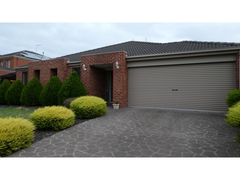 45 Chatswood Drive, Narre Warren South VIC 3805