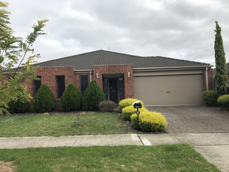 45 Chatswood Drive, Narre Warren South VIC 3805