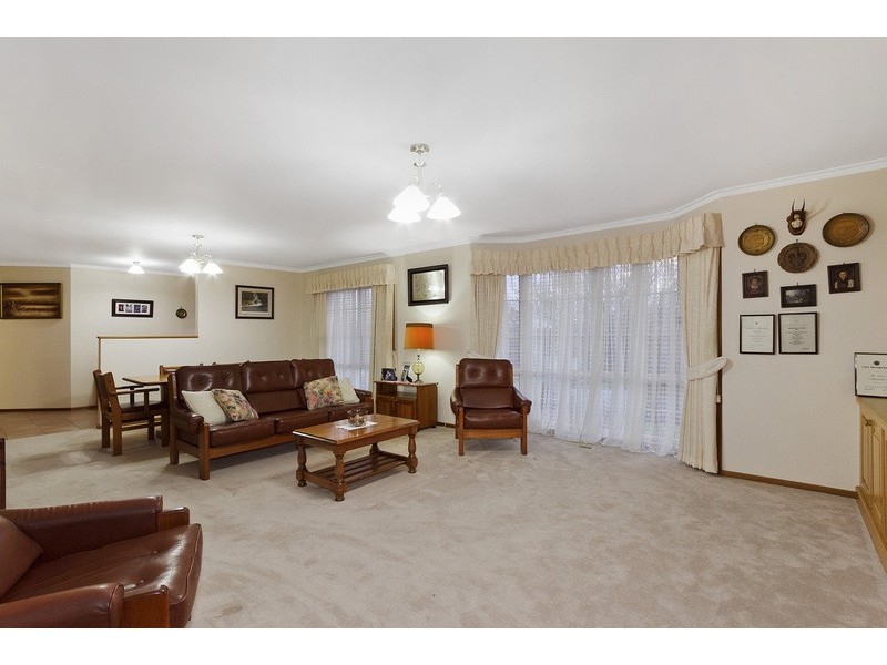 70 Avebury Drive, Berwick VIC 3806