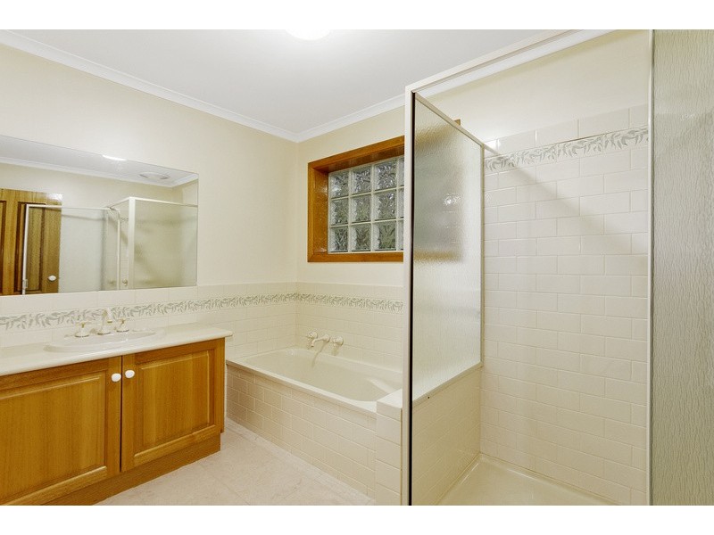 70 Avebury Drive, Berwick VIC 3806