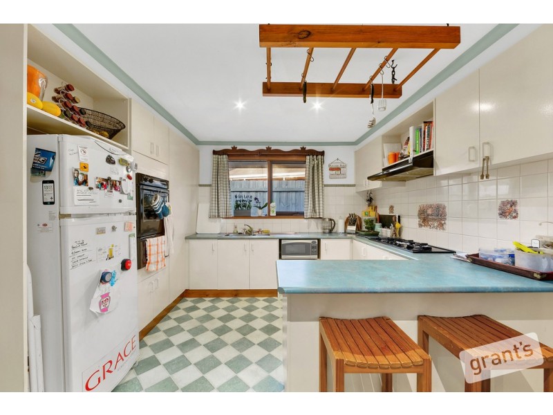 14 Honeysuckle Court, Cranbourne North VIC 3977