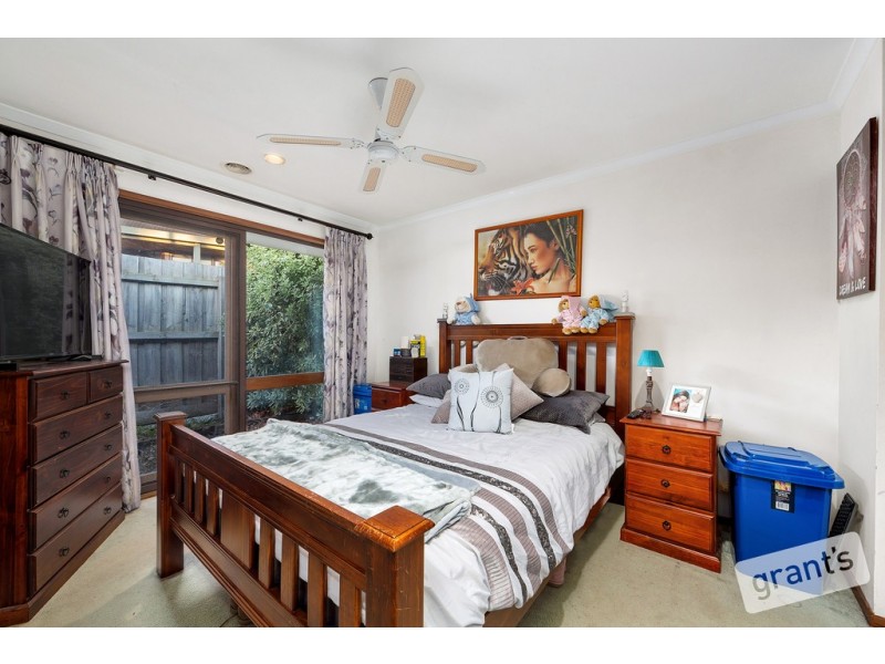 14 Honeysuckle Court, Cranbourne North VIC 3977