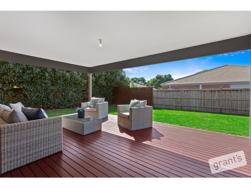 36 Yammerbook Way, Cranbourne East VIC 3977