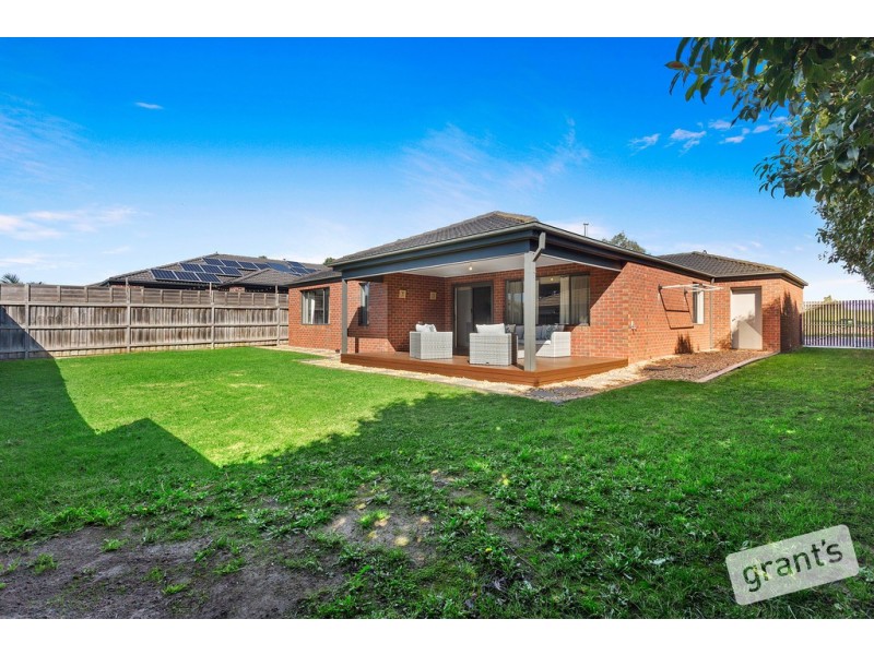 36 Yammerbook Way, Cranbourne East VIC 3977