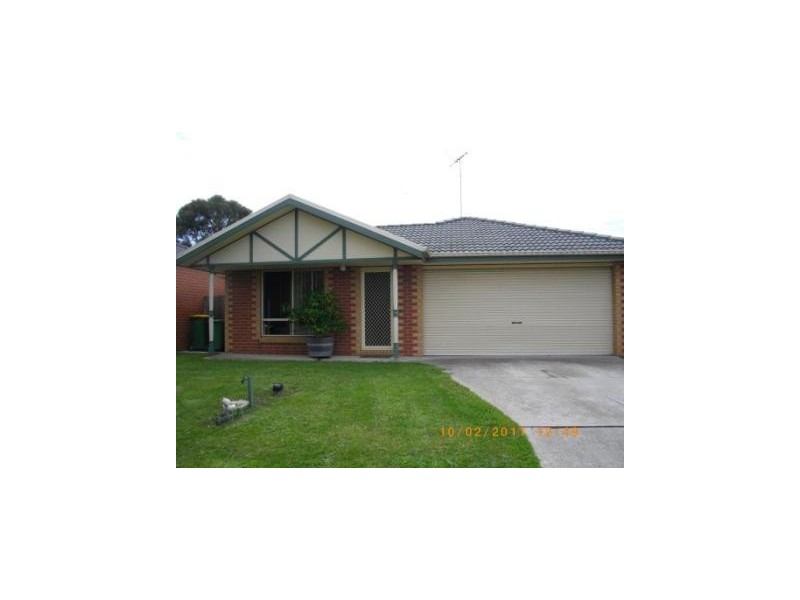 32 Osborn Grove, Pakenham VIC 3810