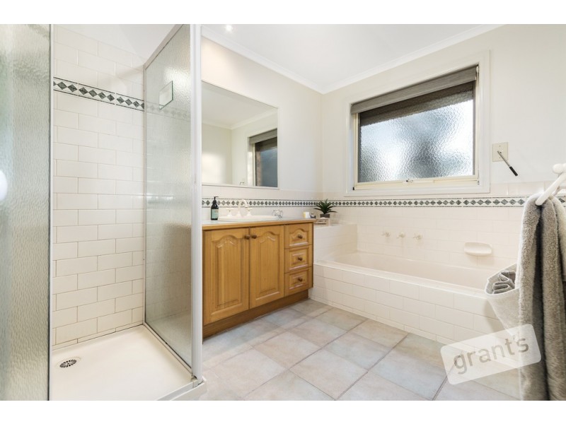 9 Kingsmere Drive, Berwick VIC 3806