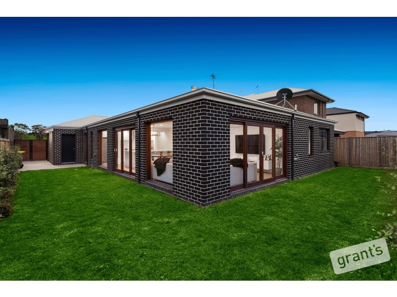 15 Kiama Street, Officer VIC 3809