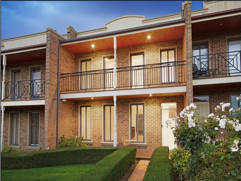 27/18 Marlseford Crescent, Berwick VIC 3806