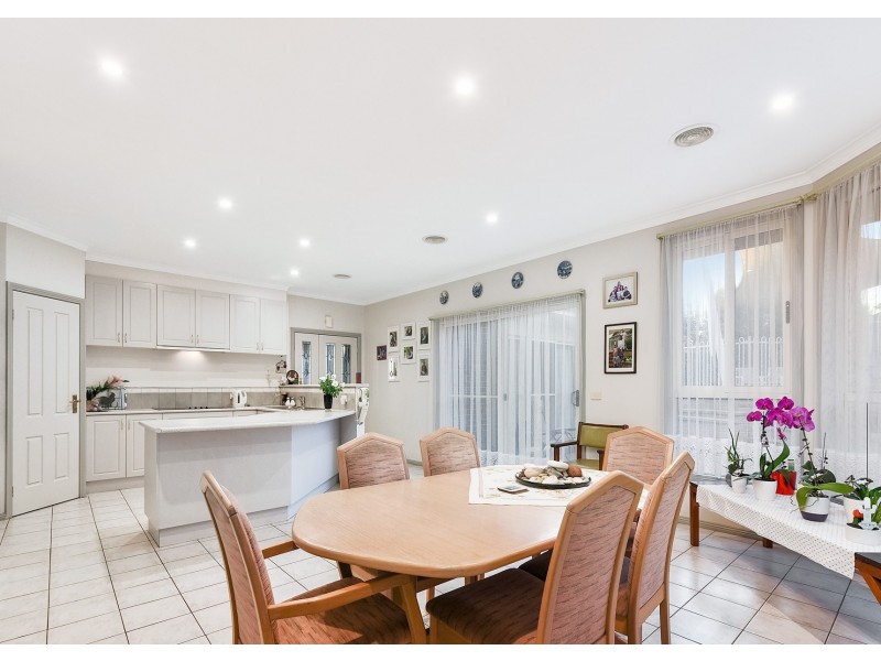 4 Enmore Close, Berwick VIC 3806