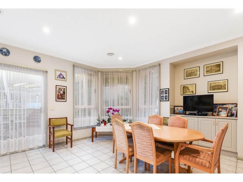 4 Enmore Close, Berwick VIC 3806