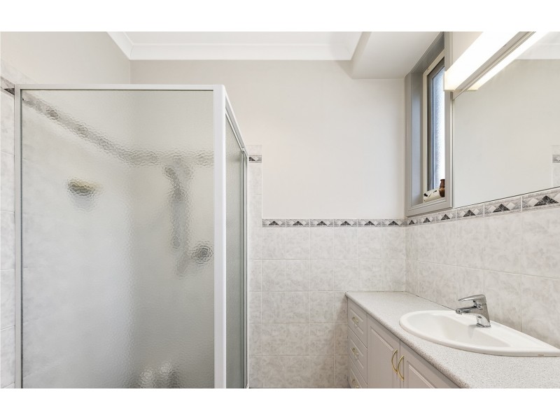 4 Enmore Close, Berwick VIC 3806