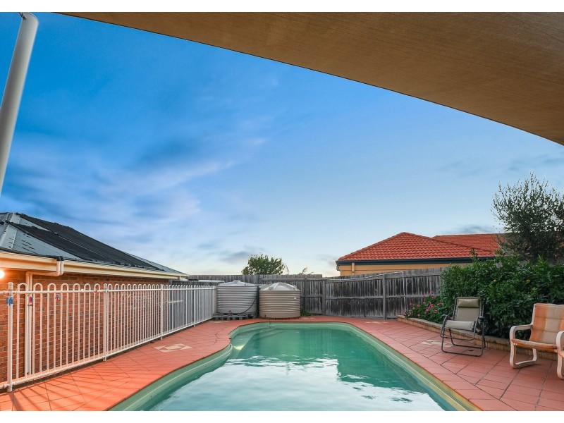 4 Enmore Close, Berwick VIC 3806