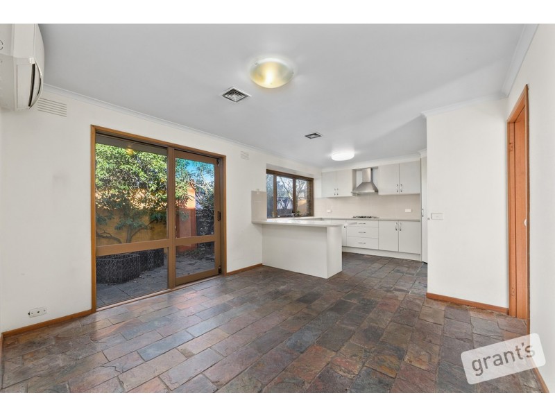 1 Queens Court, Berwick VIC 3806