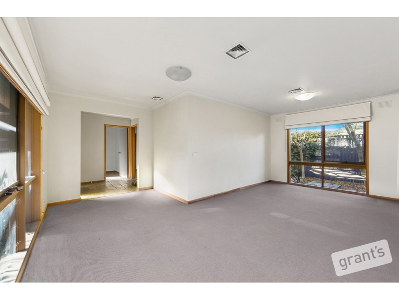 1 Queens Court, Berwick VIC 3806