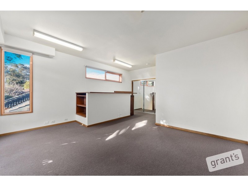1 Queens Court, Berwick VIC 3806