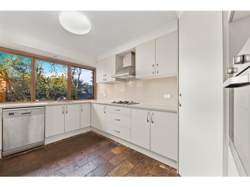 1 Queens Court, Berwick VIC 3806