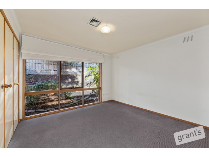 1 Queens Court, Berwick VIC 3806
